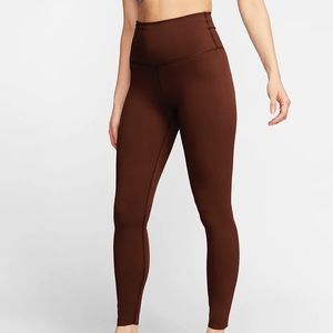 Nike Yoga Legging Brown. Large